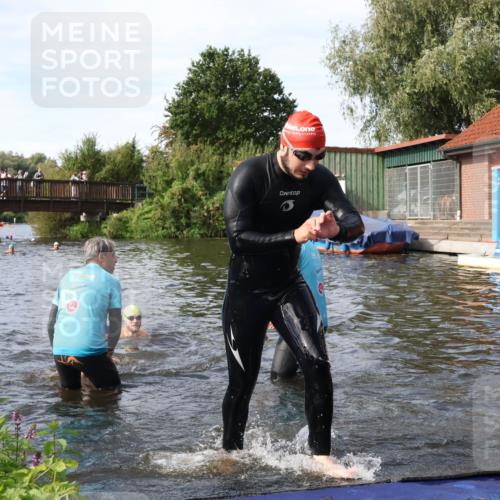 31.08.2025 - Elbe Triathlon Hamburg Luisa Fischer http://msf.ph/oto/8683219 31.08.2025 10:13:51 Schwimmen 1029, 1054, 1059, 1089, 1103, 1108 meine-sportfotos.de