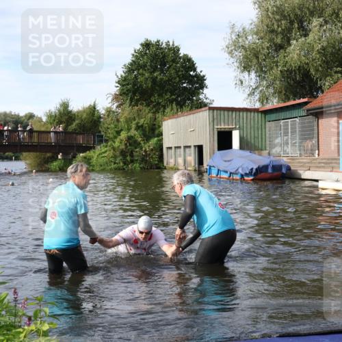 31.08.2025 - Elbe Triathlon Hamburg Luisa Fischer http://msf.ph/oto/8683267 31.08.2025 10:14:03 Schwimmen 1010 meine-sportfotos.de