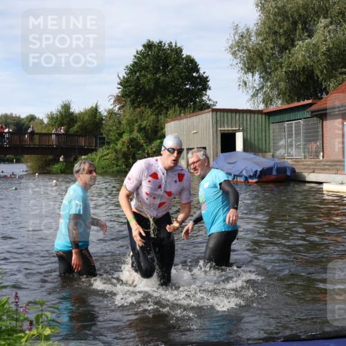 31.08.2025 - Elbe Triathlon Hamburg Luisa Fischer http://msf.ph/oto/8683276 31.08.2025 10:14:04 Schwimmen 1010 meine-sportfotos.de