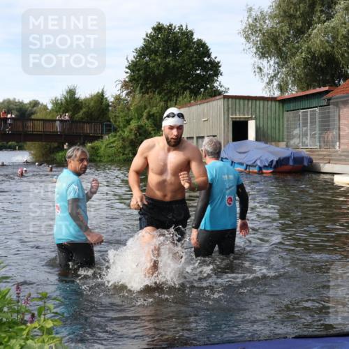 31.08.2025 - Elbe Triathlon Hamburg Luisa Fischer http://msf.ph/oto/8683298 31.08.2025 10:14:39 Schwimmen 941, 1015 meine-sportfotos.de