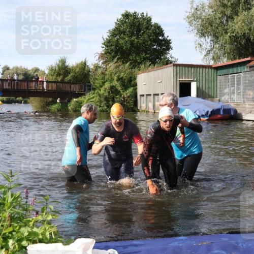 31.08.2025 - Elbe Triathlon Hamburg Luisa Fischer http://msf.ph/oto/8683476 31.08.2025 10:17:21 Schwimmen 1079, 1149 meine-sportfotos.de