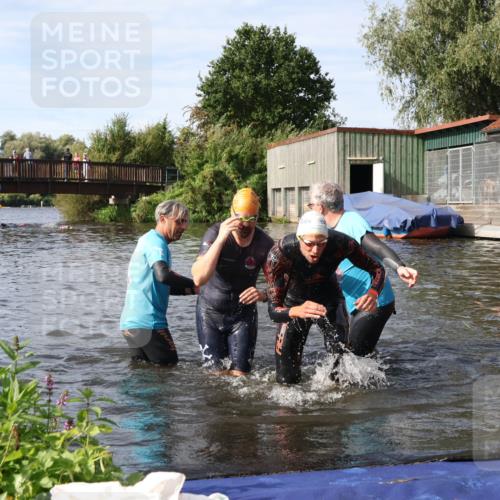 31.08.2025 - Elbe Triathlon Hamburg Luisa Fischer http://msf.ph/oto/8683478 31.08.2025 10:17:21 Schwimmen 1079, 1149 meine-sportfotos.de