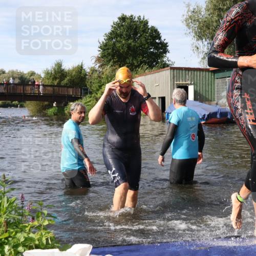 31.08.2025 - Elbe Triathlon Hamburg Luisa Fischer http://msf.ph/oto/8683485 31.08.2025 10:17:23 Schwimmen 1079, 1149 meine-sportfotos.de