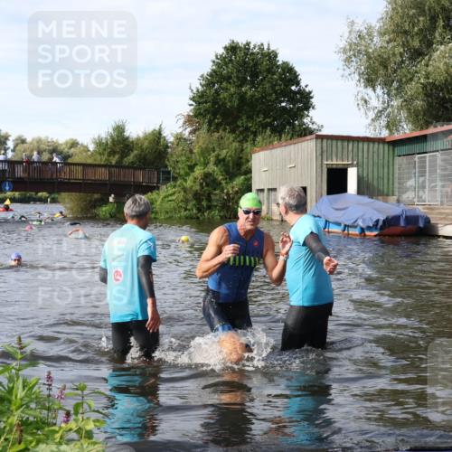 31.08.2025 - Elbe Triathlon Hamburg Luisa Fischer http://msf.ph/oto/8683527 31.08.2025 10:18:25 Schwimmen 1219 meine-sportfotos.de