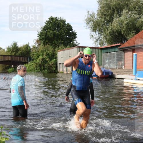 31.08.2025 - Elbe Triathlon Hamburg Luisa Fischer http://msf.ph/oto/8683532 31.08.2025 10:18:26 Schwimmen 1219 meine-sportfotos.de