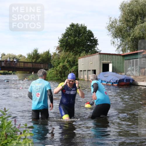 31.08.2025 - Elbe Triathlon Hamburg Luisa Fischer http://msf.ph/oto/8683541 31.08.2025 10:18:41 Schwimmen 1025, 1160 meine-sportfotos.de
