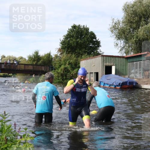 31.08.2025 - Elbe Triathlon Hamburg Luisa Fischer http://msf.ph/oto/8683544 31.08.2025 10:18:42 Schwimmen 1025, 1160 meine-sportfotos.de