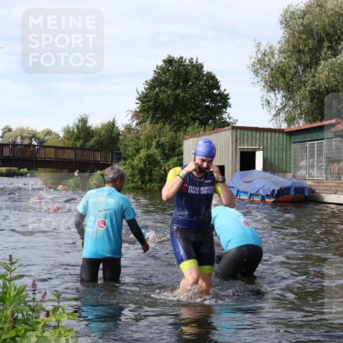 31.08.2025 - Elbe Triathlon Hamburg Luisa Fischer http://msf.ph/oto/8683546 31.08.2025 10:18:42 Schwimmen 1025, 1160 meine-sportfotos.de