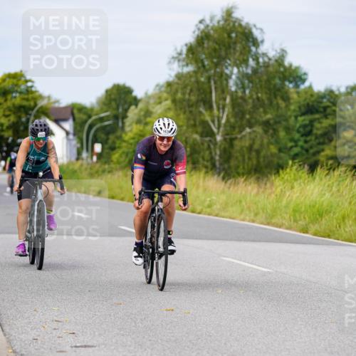 31.08.2025 - Elbe Triathlon Hamburg Michael Burmester http://msf.ph/oto/8683570 31.08.2025 11:12:20 Radfahren 1374, 1390, 1404, 1433, 1442, 1476, 1615 meine-sportfotos.de