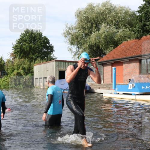 31.08.2025 - Elbe Triathlon Hamburg Luisa Fischer http://msf.ph/oto/8683583 31.08.2025 10:18:51 Schwimmen 1025, 1160, 1191 meine-sportfotos.de