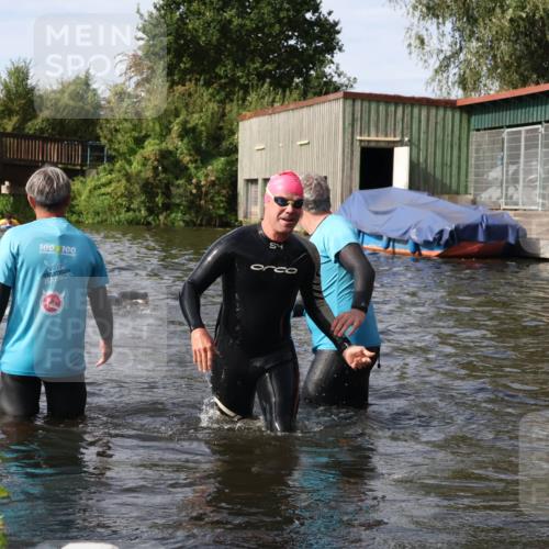 31.08.2025 - Elbe Triathlon Hamburg Luisa Fischer http://msf.ph/oto/8683585 31.08.2025 10:18:57 Schwimmen 1191, 1196 meine-sportfotos.de