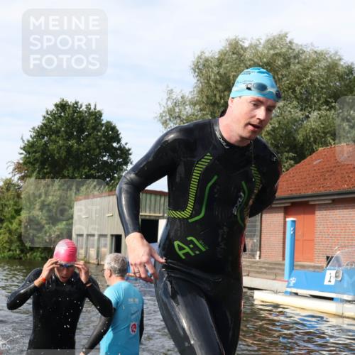 31.08.2025 - Elbe Triathlon Hamburg Luisa Fischer http://msf.ph/oto/8683610 31.08.2025 10:19:08 Schwimmen 1123, 1128, 1183, 1196, 1202 meine-sportfotos.de