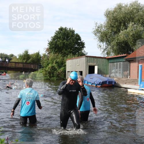31.08.2025 - Elbe Triathlon Hamburg Luisa Fischer http://msf.ph/oto/8683623 31.08.2025 10:19:15 Schwimmen 1123, 1202 meine-sportfotos.de