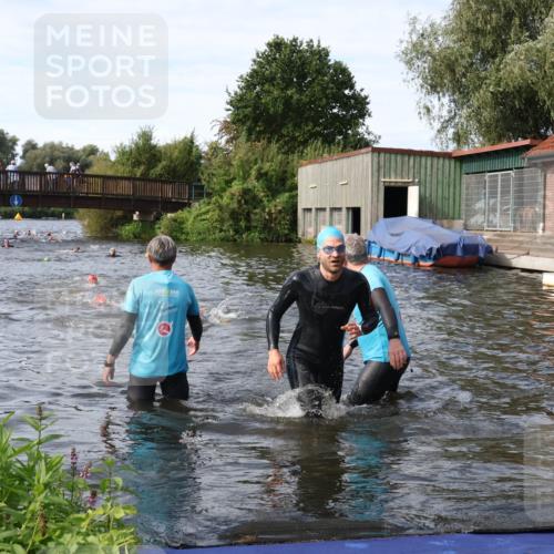 31.08.2025 - Elbe Triathlon Hamburg Luisa Fischer http://msf.ph/oto/8683637 31.08.2025 10:19:26 Schwimmen 1187 meine-sportfotos.de