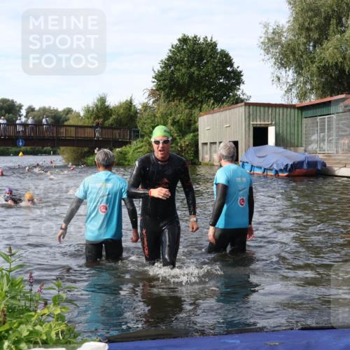 31.08.2025 - Elbe Triathlon Hamburg Luisa Fischer http://msf.ph/oto/8683690 31.08.2025 10:19:51 Schwimmen 1246 meine-sportfotos.de