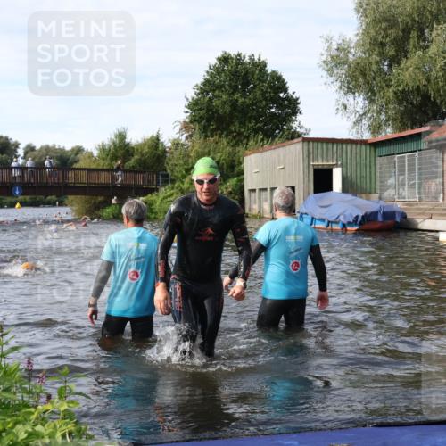 31.08.2025 - Elbe Triathlon Hamburg Luisa Fischer http://msf.ph/oto/8683691 31.08.2025 10:19:52 Schwimmen 1246 meine-sportfotos.de