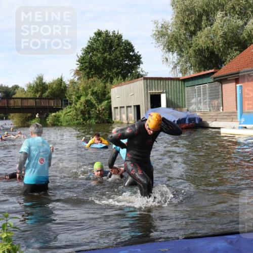 31.08.2025 - Elbe Triathlon Hamburg Luisa Fischer http://msf.ph/oto/8683716 31.08.2025 10:20:02 Schwimmen 1185, 1208, 1445 meine-sportfotos.de