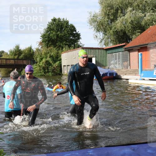 31.08.2025 - Elbe Triathlon Hamburg Luisa Fischer http://msf.ph/oto/8683729 31.08.2025 10:20:06 Schwimmen 1185, 1208, 1445 meine-sportfotos.de