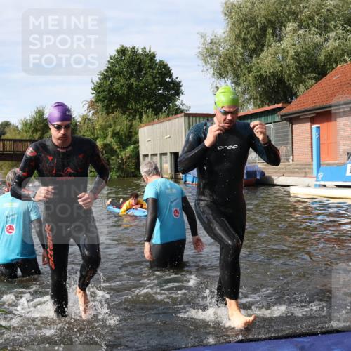 31.08.2025 - Elbe Triathlon Hamburg Luisa Fischer http://msf.ph/oto/8683731 31.08.2025 10:20:07 Schwimmen 1185, 1208, 1445 meine-sportfotos.de