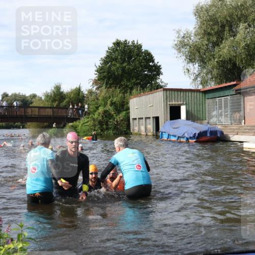 31.08.2025 - Elbe Triathlon Hamburg Luisa Fischer http://msf.ph/oto/8683777 31.08.2025 10:20:27 Schwimmen 1127, 1140, 1143, 1180, 1216, 1224 meine-sportfotos.de