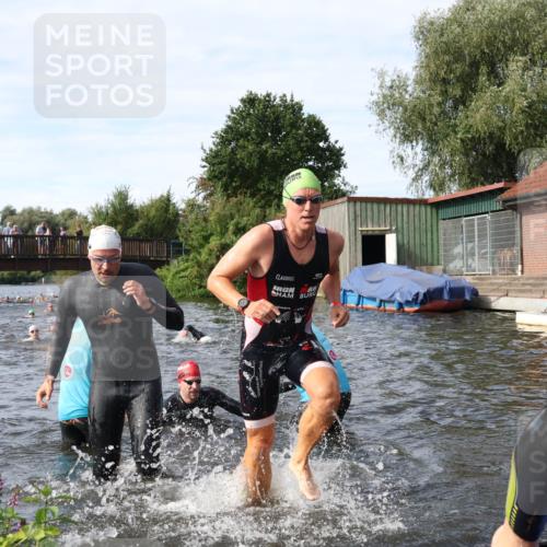 31.08.2025 - Elbe Triathlon Hamburg Luisa Fischer http://msf.ph/oto/8683803 31.08.2025 10:20:32 Schwimmen 1121, 1127, 1140, 1180, 1216, 1224 meine-sportfotos.de
