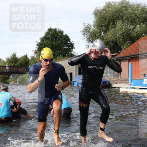 31.08.2025 - Elbe Triathlon Hamburg Luisa Fischer http://msf.ph/oto/8683842 31.08.2025 10:20:45 Schwimmen 1147, 1190, 1193, 1225, 1227, 1234 meine-sportfotos.de
