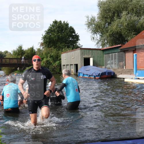 31.08.2025 - Elbe Triathlon Hamburg Luisa Fischer http://msf.ph/oto/8683847 31.08.2025 10:20:48 Schwimmen 1147, 1174, 1190, 1193, 1225, 1227, 1234, 1241 meine-sportfotos.de