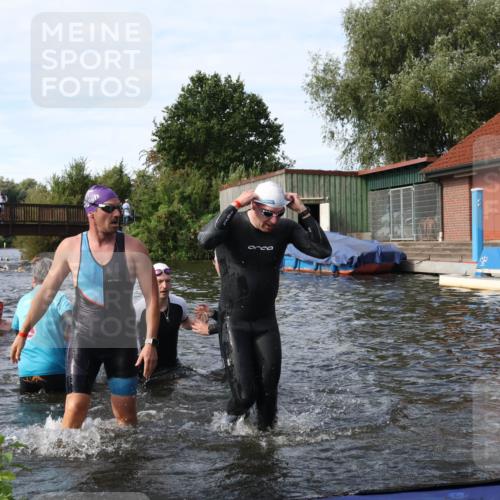 31.08.2025 - Elbe Triathlon Hamburg Luisa Fischer http://msf.ph/oto/8683859 31.08.2025 10:20:50 Schwimmen 1147, 1174, 1190, 1193, 1225, 1227, 1234, 1241 meine-sportfotos.de