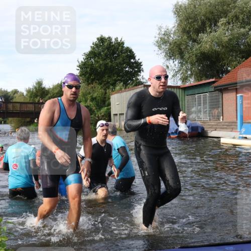 31.08.2025 - Elbe Triathlon Hamburg Luisa Fischer http://msf.ph/oto/8683861 31.08.2025 10:20:51 Schwimmen 1147, 1174, 1190, 1225, 1227, 1234, 1241 meine-sportfotos.de