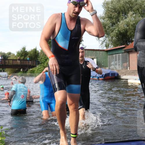 31.08.2025 - Elbe Triathlon Hamburg Luisa Fischer http://msf.ph/oto/8683868 31.08.2025 10:20:52 Schwimmen 1147, 1174, 1225, 1227, 1234, 1241 meine-sportfotos.de