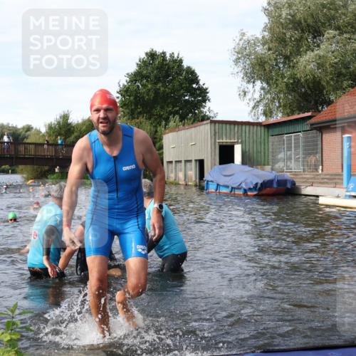 31.08.2025 - Elbe Triathlon Hamburg Luisa Fischer http://msf.ph/oto/8683877 31.08.2025 10:20:54 Schwimmen 1147, 1174, 1225, 1227, 1241 meine-sportfotos.de