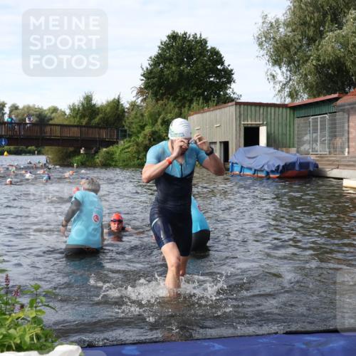 31.08.2025 - Elbe Triathlon Hamburg Luisa Fischer http://msf.ph/oto/8683907 31.08.2025 10:21:09 Schwimmen 1116, 1132, 1184, 1245 meine-sportfotos.de