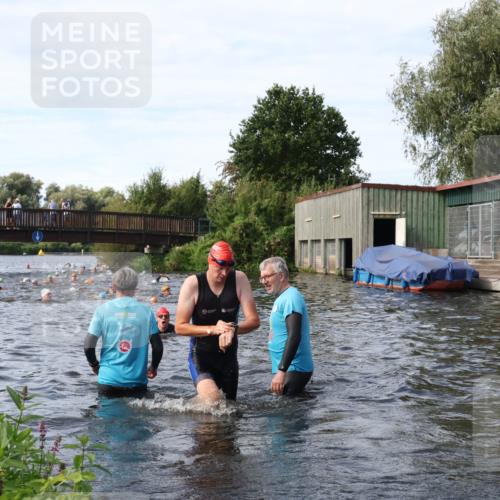 31.08.2025 - Elbe Triathlon Hamburg Luisa Fischer http://msf.ph/oto/8683913 31.08.2025 10:21:12 Schwimmen 1116, 1184 meine-sportfotos.de