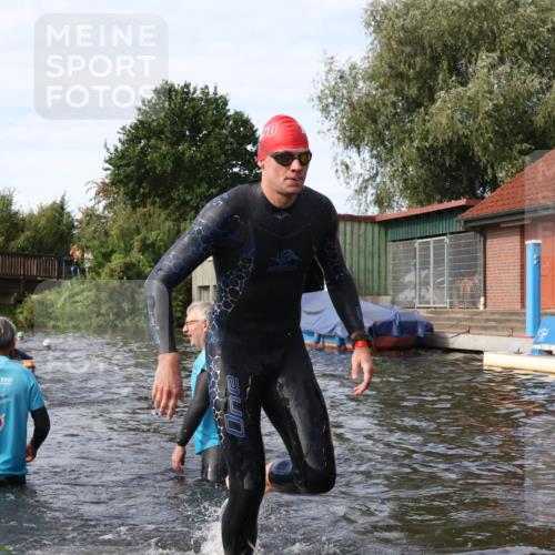 31.08.2025 - Elbe Triathlon Hamburg Luisa Fischer http://msf.ph/oto/8683933 31.08.2025 10:21:21 Schwimmen 1136 meine-sportfotos.de