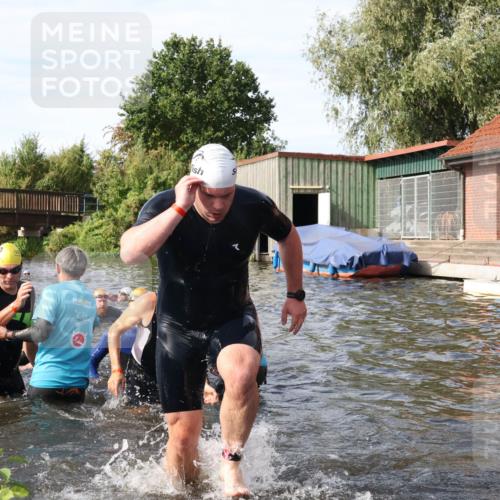 31.08.2025 - Elbe Triathlon Hamburg Luisa Fischer http://msf.ph/oto/8683949 31.08.2025 10:21:33 Schwimmen 1112, 1139, 1169, 1195, 1205, 1213, 1223, 1238 meine-sportfotos.de