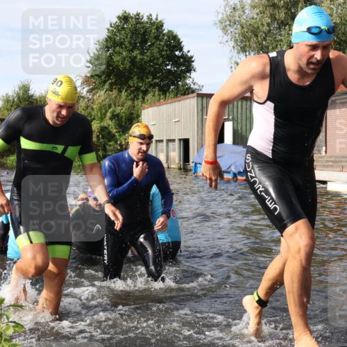 31.08.2025 - Elbe Triathlon Hamburg Luisa Fischer http://msf.ph/oto/8683963 31.08.2025 10:21:36 Schwimmen 1112, 1114, 1139, 1169, 1195, 1204, 1205, 1213, 1223, 1238 meine-sportfotos.de