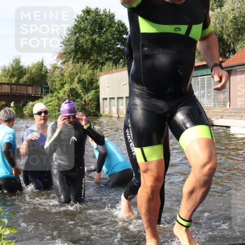 31.08.2025 - Elbe Triathlon Hamburg Luisa Fischer http://msf.ph/oto/8683970 31.08.2025 10:21:37 Schwimmen 1112, 1114, 1139, 1169, 1195, 1204, 1205, 1213, 1223, 1238, 1240 meine-sportfotos.de