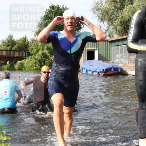 31.08.2025 - Elbe Triathlon Hamburg Luisa Fischer http://msf.ph/oto/8683983 31.08.2025 10:21:40 Schwimmen 1114, 1139, 1157, 1176, 1195, 1204, 1205, 1213, 1223, 1238, 1240 meine-sportfotos.de