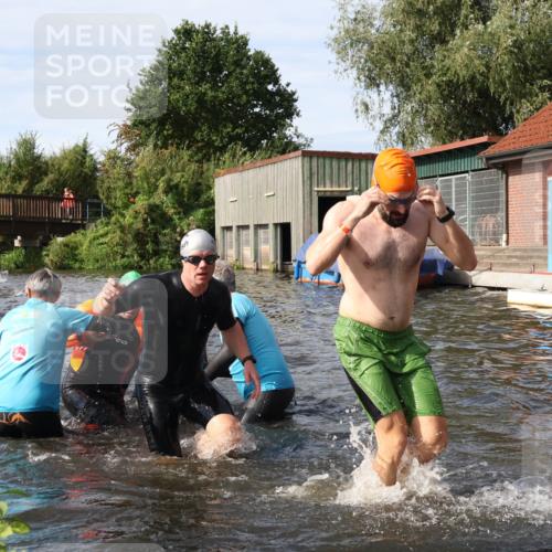 31.08.2025 - Elbe Triathlon Hamburg Luisa Fischer http://msf.ph/oto/8684001 31.08.2025 10:21:47 Schwimmen 1114, 1134, 1139, 1144, 1157, 1168, 1176, 1177, 1204, 1240, 1244 meine-sportfotos.de