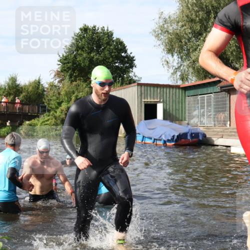 31.08.2025 - Elbe Triathlon Hamburg Luisa Fischer http://msf.ph/oto/8684022 31.08.2025 10:21:54 Schwimmen 1119, 1134, 1144, 1168, 1177, 1186, 1229, 1244 meine-sportfotos.de
