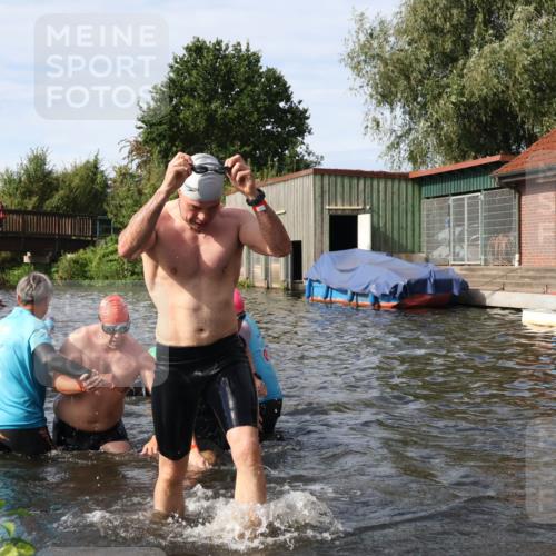 31.08.2025 - Elbe Triathlon Hamburg Luisa Fischer http://msf.ph/oto/8684031 31.08.2025 10:21:57 Schwimmen 1119, 1134, 1156, 1168, 1177, 1186, 1217, 1229 meine-sportfotos.de