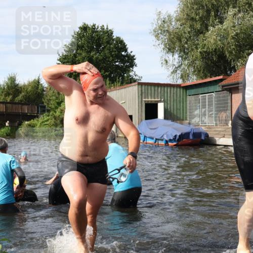 31.08.2025 - Elbe Triathlon Hamburg Luisa Fischer http://msf.ph/oto/8684039 31.08.2025 10:22:00 Schwimmen 1119, 1134, 1156, 1186, 1217, 1221, 1229, 1243 meine-sportfotos.de