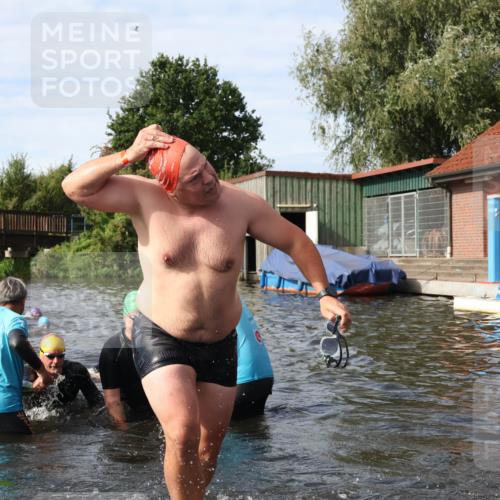 31.08.2025 - Elbe Triathlon Hamburg Luisa Fischer http://msf.ph/oto/8684041 31.08.2025 10:22:00 Schwimmen 1119, 1134, 1156, 1186, 1217, 1221, 1229, 1243 meine-sportfotos.de