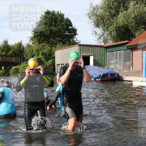 31.08.2025 - Elbe Triathlon Hamburg Luisa Fischer http://msf.ph/oto/8684045 31.08.2025 10:22:02 Schwimmen 1119, 1156, 1167, 1186, 1217, 1221, 1229, 1243 meine-sportfotos.de
