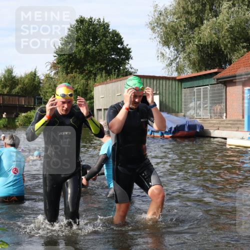 31.08.2025 - Elbe Triathlon Hamburg Luisa Fischer http://msf.ph/oto/8684046 31.08.2025 10:22:02 Schwimmen 1119, 1156, 1167, 1186, 1217, 1221, 1229, 1243 meine-sportfotos.de