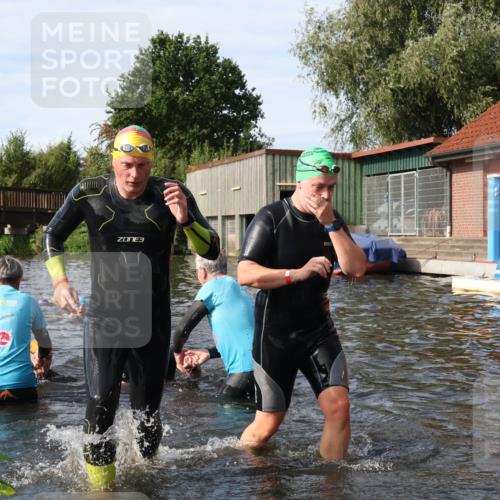 31.08.2025 - Elbe Triathlon Hamburg Luisa Fischer http://msf.ph/oto/8684049 31.08.2025 10:22:03 Schwimmen 1119, 1156, 1167, 1186, 1217, 1221, 1229, 1243 meine-sportfotos.de