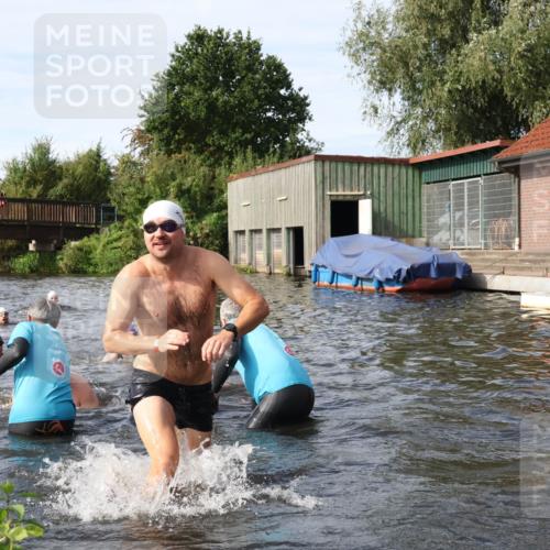 31.08.2025 - Elbe Triathlon Hamburg Luisa Fischer http://msf.ph/oto/8684063 31.08.2025 10:22:09 Schwimmen 1156, 1167, 1217, 1221, 1228, 1231, 1243 meine-sportfotos.de