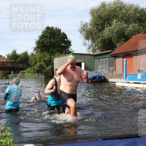 31.08.2025 - Elbe Triathlon Hamburg Luisa Fischer http://msf.ph/oto/8684070 31.08.2025 10:22:13 Schwimmen 1150, 1167, 1221, 1228, 1231, 1235 meine-sportfotos.de