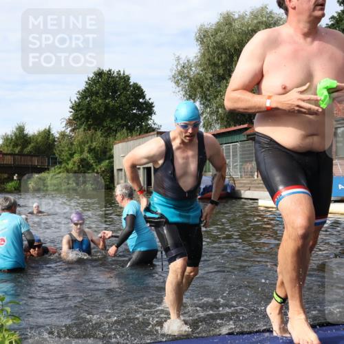 31.08.2025 - Elbe Triathlon Hamburg Luisa Fischer http://msf.ph/oto/8684079 31.08.2025 10:22:15 Schwimmen 1150, 1167, 1228, 1231, 1235 meine-sportfotos.de