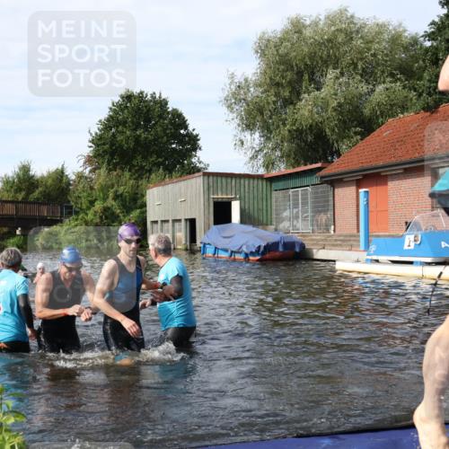 31.08.2025 - Elbe Triathlon Hamburg Luisa Fischer http://msf.ph/oto/8684086 31.08.2025 10:22:16 Schwimmen 1150, 1228, 1231, 1235 meine-sportfotos.de